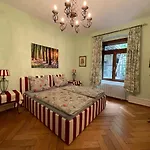 Zum Hoelltor Апартаменты