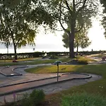 Zum Hoelltor Апартаменты *