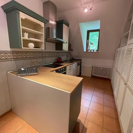 Zum Hoelltor Apartment