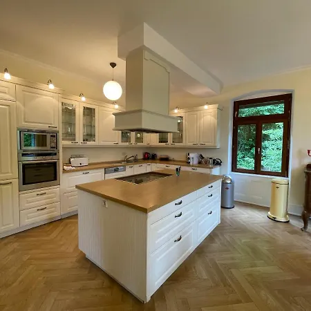 Apartment Zum Hoelltor Uberlingen