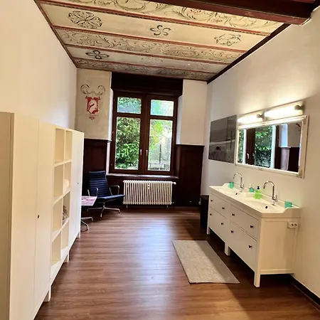 Zum Hoelltor Apartman